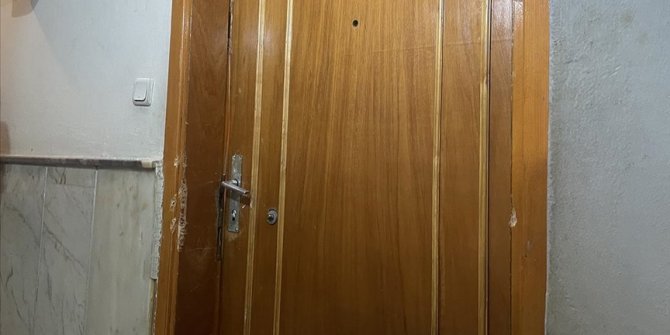 Kiracısının oturduğu evin kapısını baltayla kıran ev sahibinin oğlu tutuklandı