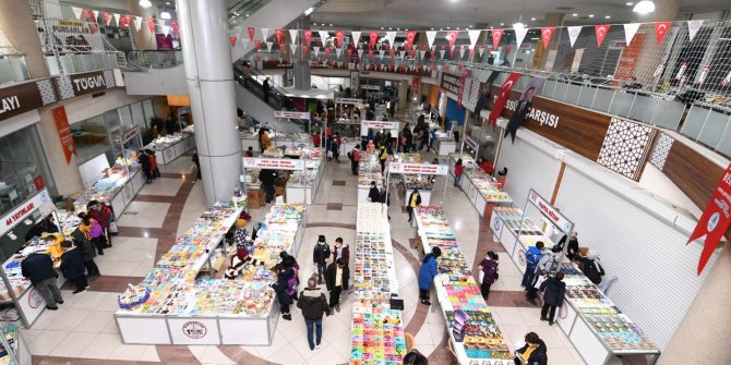 Pursaklar 1.Kitap Günleri kitapseverlerin yoğun ilgi