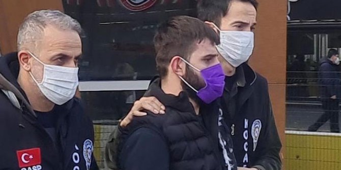 Caddede karşılaştığı husumetlisini öldürdü 