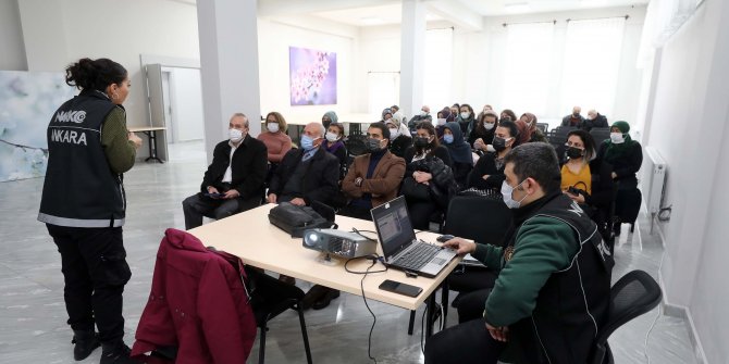 Ankara Emniyet Müdürlüğü ve Yenimahalle Belediyesi işbirliğiyle Annelere uyuşturucuyla mücadele eğitimi verildi