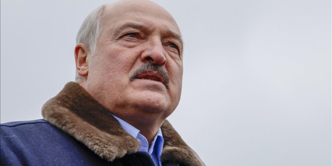 Lukaşenko, Belarus’un batı sınırlarına 30 binden fazla asker konuşlandığını bildirdi