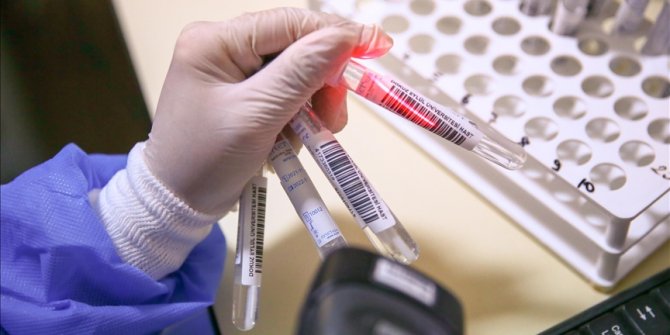 İzmir'de Kovid-19 vaka sayısı Omicron etkisiyle 8 kat arttı