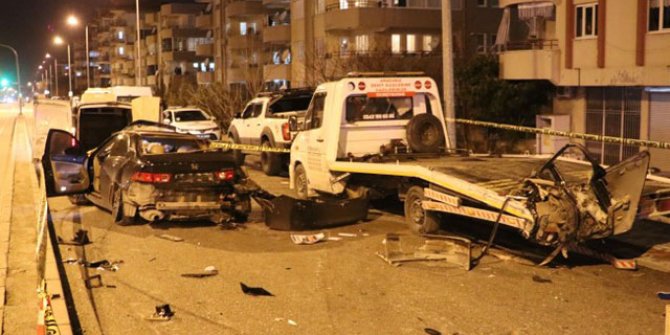 Kontrolden çıkan otomobil çekiciye çarptı: 1 ölü, 1 ağır yaralı