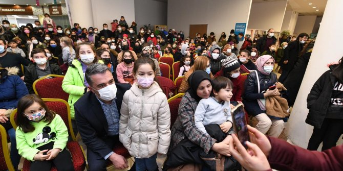 Minyonlar Çocuk Müzikali gösterisi, renkli görüntülere sahne oldu