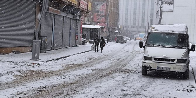 Van'da 1018 yerleşim yerine ulaşım yok