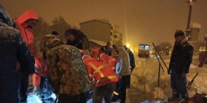 Bingöl'de faciadan dönüldü, kar temizliğinde fark edildi!