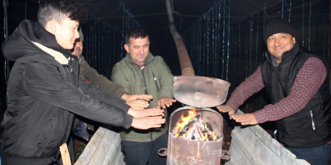 Mersin'de çiftçiler zirai don nöbeti tutuyor