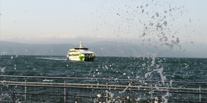 Hava muhalefeti nedeniyle İstanbul'da bazı deniz seferleri iptal edildi