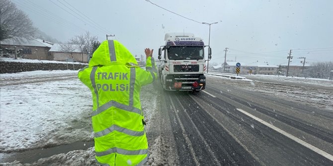 Emniyetten hava muhalefeti nedeniyle yolda kalan ağır taşıtlara ilişkin yeni karar