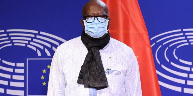 Burkina Faso'da Cumhurbaşkanı Kabore bir grup asker tarafından alıkonuldu