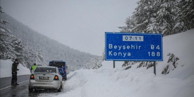 Kar nedeniyle kapanan Antalya-Konya kara yolu ulaşıma açıldı