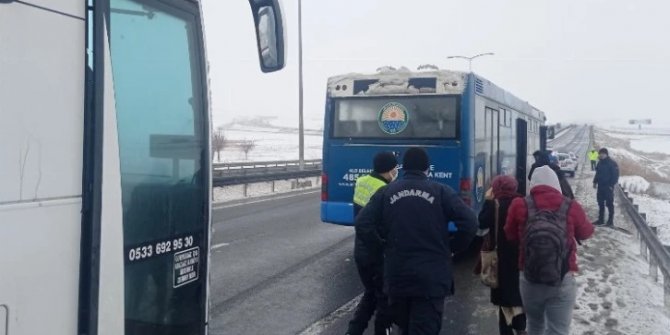 Mansur kalan yolcuları Gölbaşı Belediyesi ekipleri kurtardı