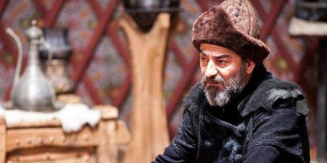 Usta oyuncu Ayberk Pekcan hayatını kaybetti