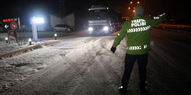 Tokat'ta ulaşıma 'kar' engeli