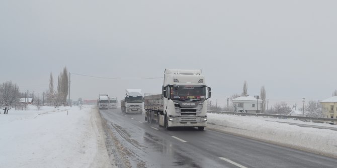 Aksaray- Ankara kara yolu 16 saat sonra ulaşıma açıldı