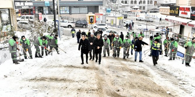 Mamak Belediye Başkanı Murat Köse Kar Küredi