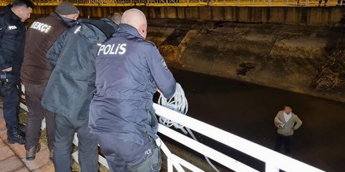 Bekçilerden kaçarak su kanalına girdi, yakalanacağını anlayınca intihar girişiminde bulundu
