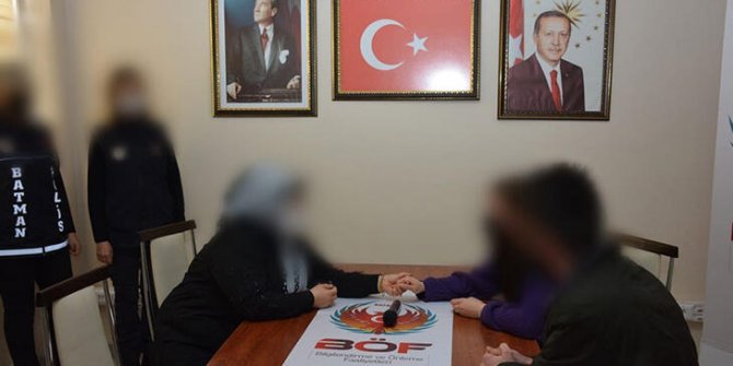 PKK'dan kaçıp teslim olan 2 örgüt mensubu, aileleriyle buluştu