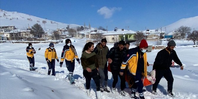 Aksaray'da ekipler köyde mahsur kalan hasta için seferber oldu