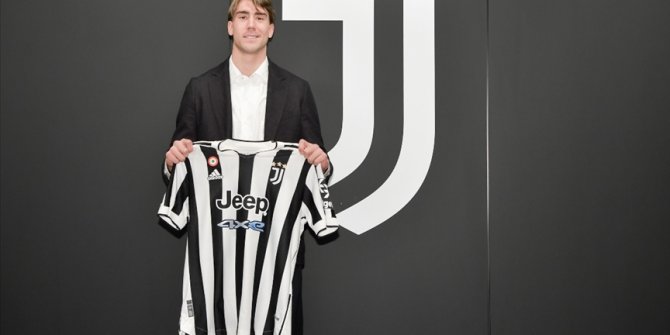 Juventus, Dusan Vlahovic'i transfer etti