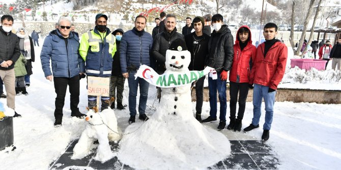 Üreğil Millet Bahçesi’nde Kardan Adam Festivali düzenledi