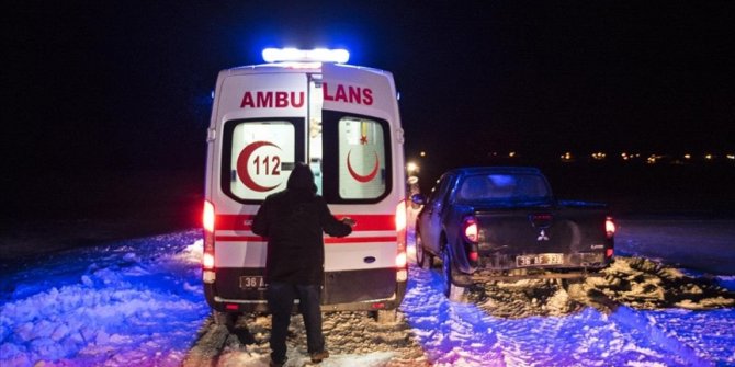 Karlı yollar hastalara ulaşmalarına engel olamıyor