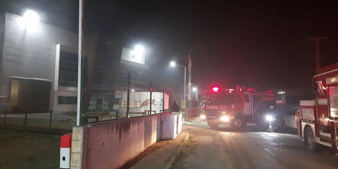 Kocaeli'de geri dönüşüm fabrikasında yangın