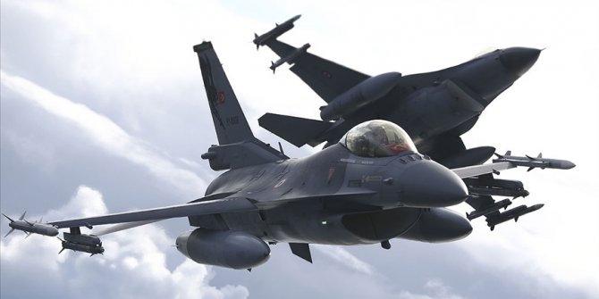 MSB: 2 F-16 uçağı, deniz hava iş birliği eğitimleri uçuşu gerçekleştirdi