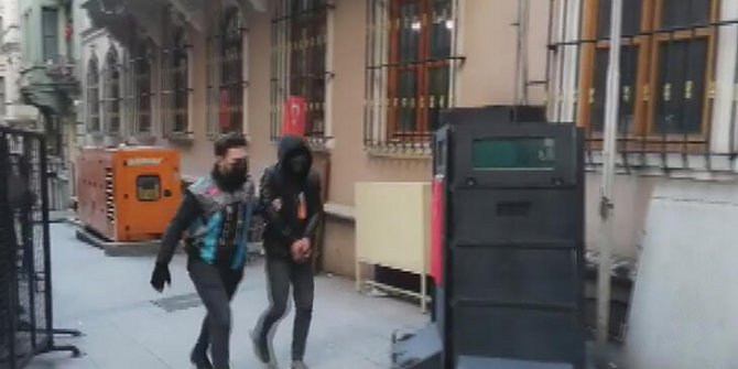 Beyoğlu'nda değnekçiye gözaltı