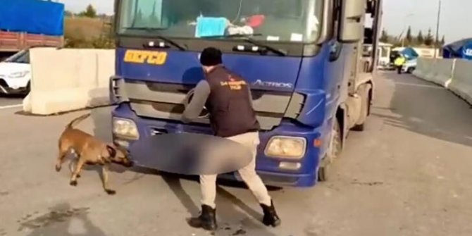 TIR’ın taşıdığı otomobilin bagajından 5 kilo uyuşturucu çıktı