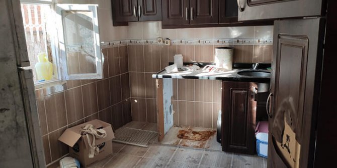 Boş kalan evi taksit taksit soymuşlar