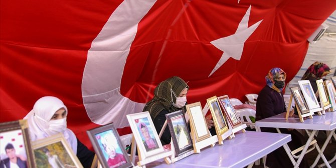 Diyarbakır annelerinden çocuklarına 'teslim ol' çağrısı