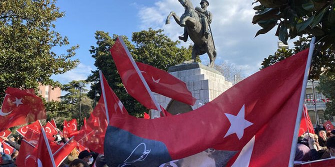 Samsun'da Onur Anıtı'na saygı nöbeti, marşlarla bitirildi