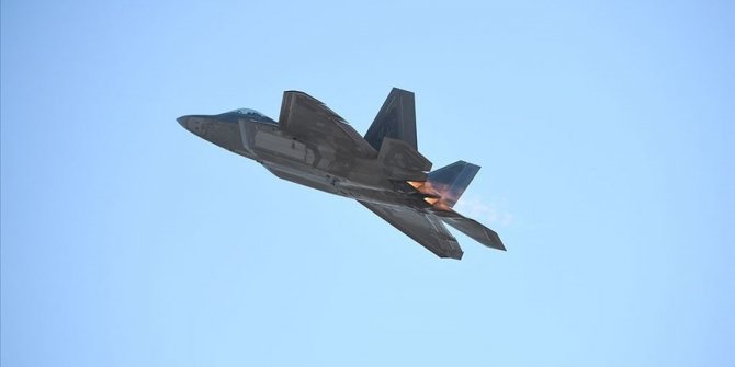 ABD, düşen F-35 uçağını denizden çıkarmaya çalışıyor