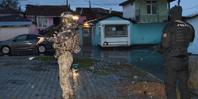 Çorlu'daki 'Baret' operasyonunda 11 gözaltı; beşikten uyuşturucu çıktı