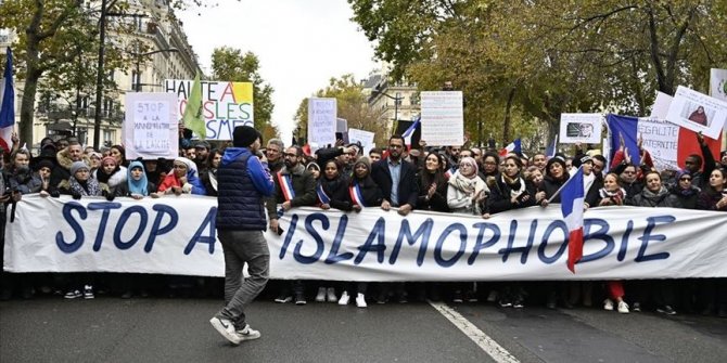Paris emniyeti "spor müsabakalarına başörtü yasağı" protestosunu iptal etti