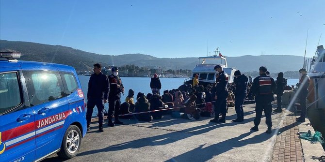 Ege Denizi'nde göçmen kaçakçılarına İHA'lı operasyon