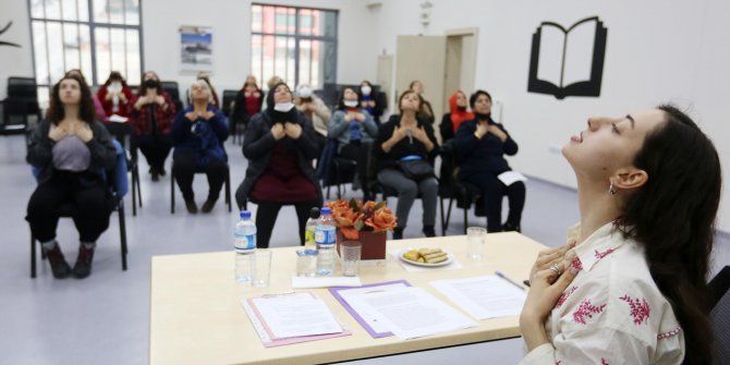 Yenimahalleli vatandaşlar Yüz Yogası Atölyesi’nde buluştu