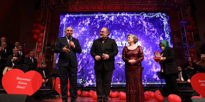 Keçiören, Ayşe Taş ve Hakan Aysev konseriyle unutulmaz bir gece yaşadı