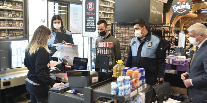 Mamak’ta ekipler gıda fiyatlarını denetledi