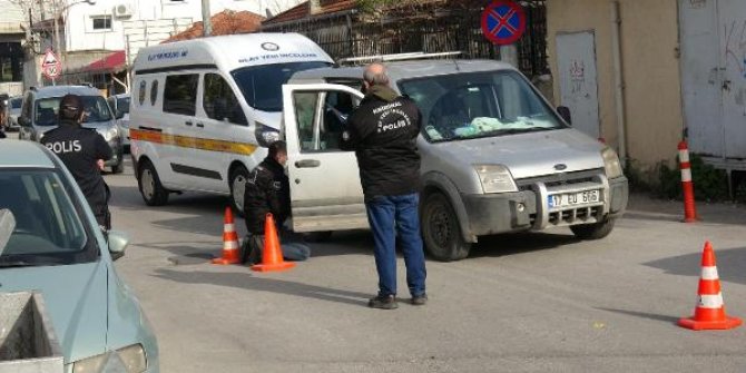 Seyir halindeki aracında silahlı saldırıya uğrayan kişi öldü