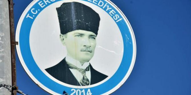 Atatürk resimli belediye tabelalarını kıran şüpheli gözaltında