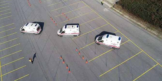 6 işçi 2 ambulans uçakla Başakşehir Çam ve Sakura Şehir Hastanesi’ne getirildi