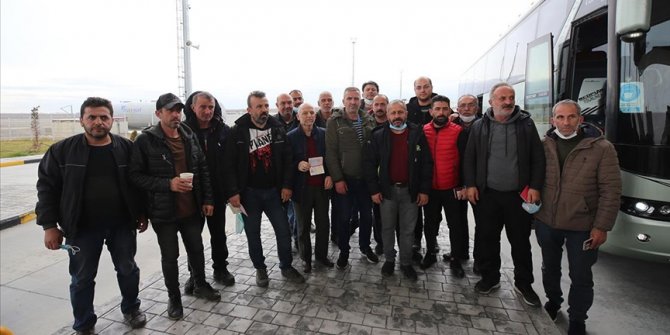 Yunanistan'da yangın çıkan feribottaki Türk vatandaşları Türkiye'ye getirildi
