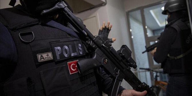 Kataloglu fuhuş çetesine operasyon