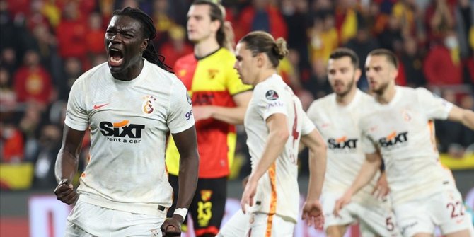 Göztepe'yi 3-2 mağlup eden Galatasaray, ligde 6 maç sonra kazandı