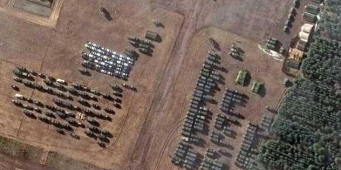 Uydu görüntüleri yayınlandı: Ukrayna sınırına yığınak arttı