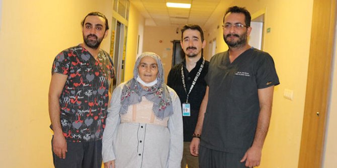 Kalp hastası kadına 5 saatlik ameliyatta 3 işlem uygulandı