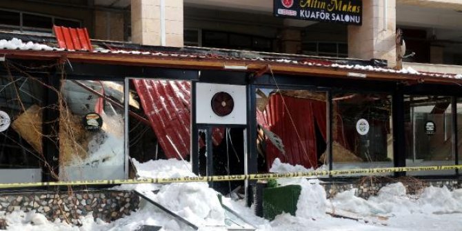 Çatıda biriken kar, kafeteryanın üzerine düştü: 1 yaralı