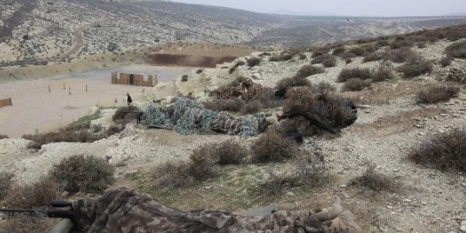 Özel harekat polislerinden rehine kurtarma tatbikatı